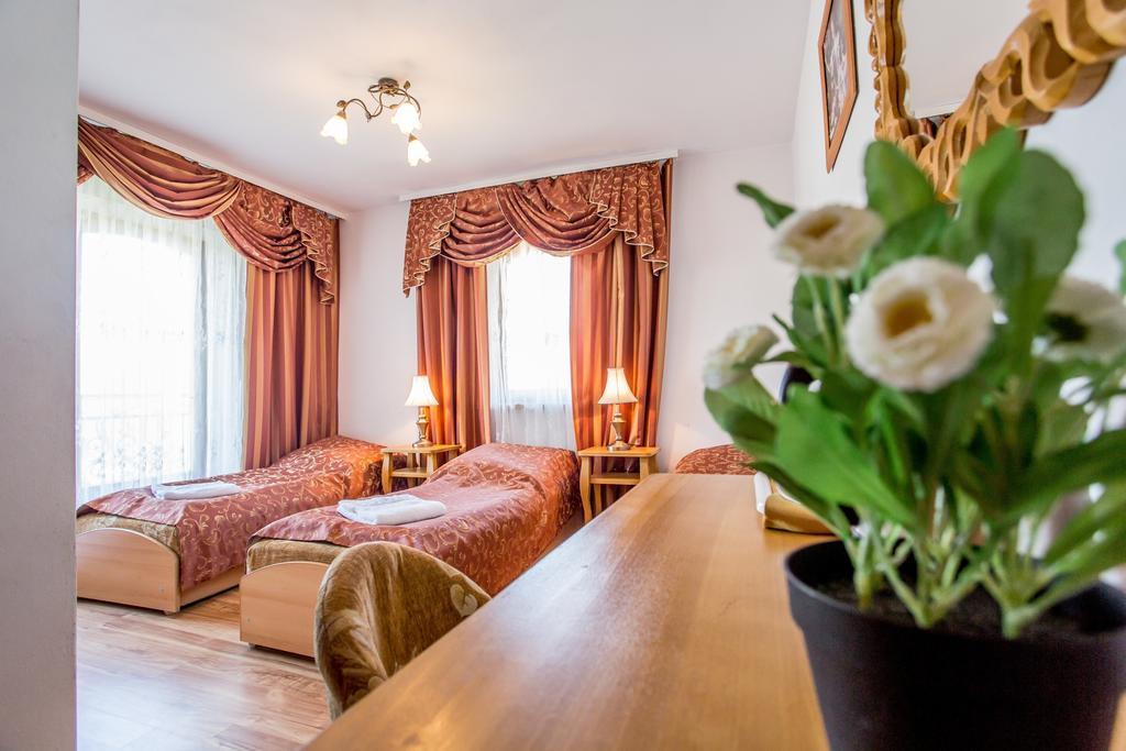 Pod Modrzewiami Hotel Закопане Стая снимка