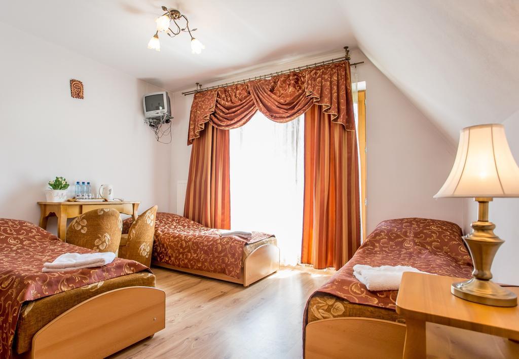 Pod Modrzewiami Hotel Закопане Стая снимка