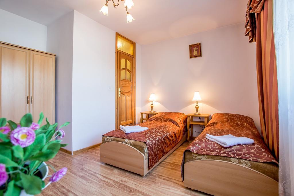 Pod Modrzewiami Hotel Закопане Стая снимка